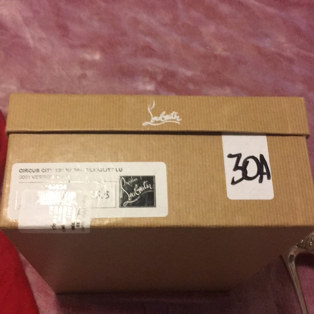 Shoes - Picture 2 of 3